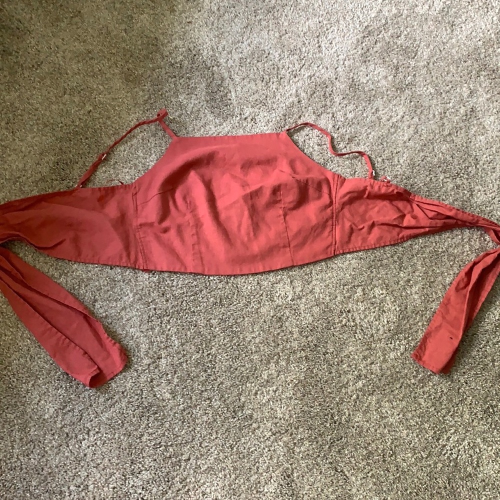Tie crop